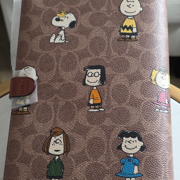 Coach **PEANUTS-BUNDLE DEAL** - Picture 4 of 13